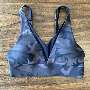Zyia Active Forest Camo Adjustable Mesh Sports Bra – Size S Gray/Black